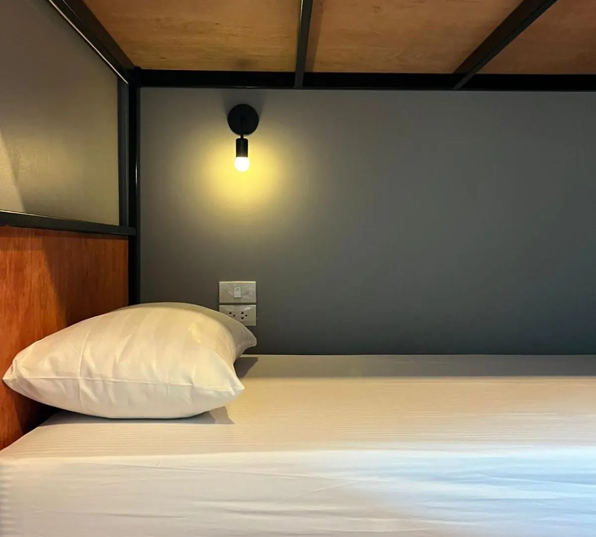 Hangover Chill & Hill Hostel Phi Phi Don Thailandia