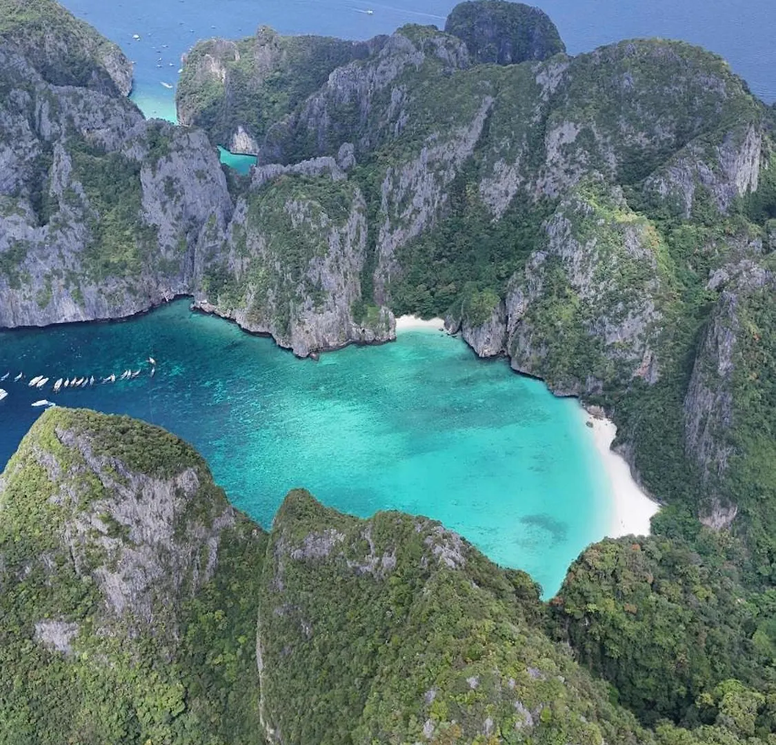 Hangover Chill & Hill Hostel Phi Phi Don