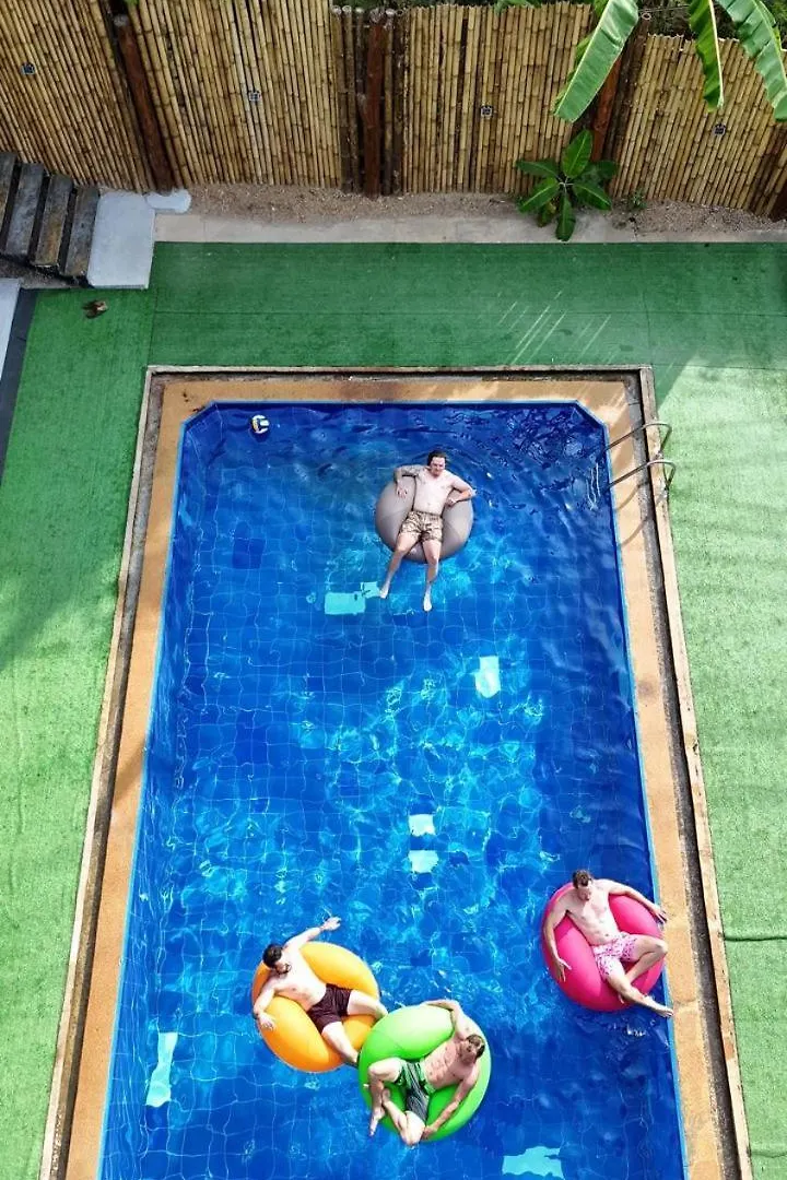 Hangover Chill & Hill Hostel Phi Phi Don Thailandia